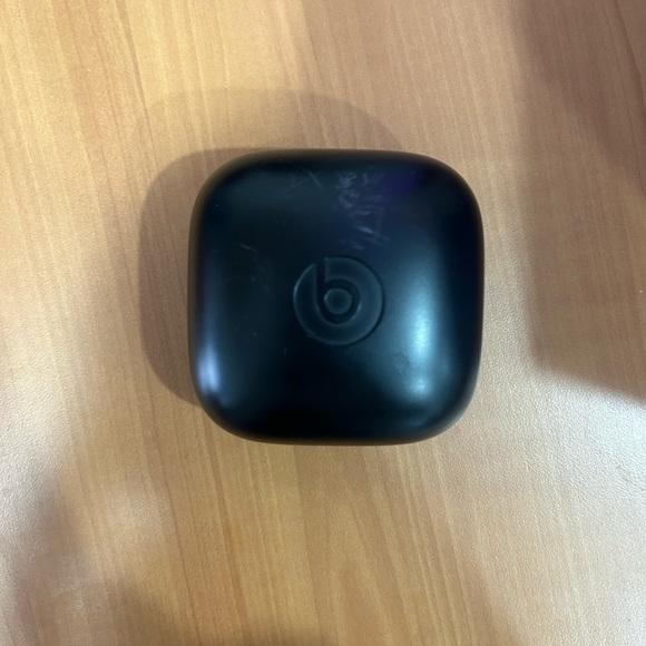 Powerbeats pro good used - Picture 1 of 3